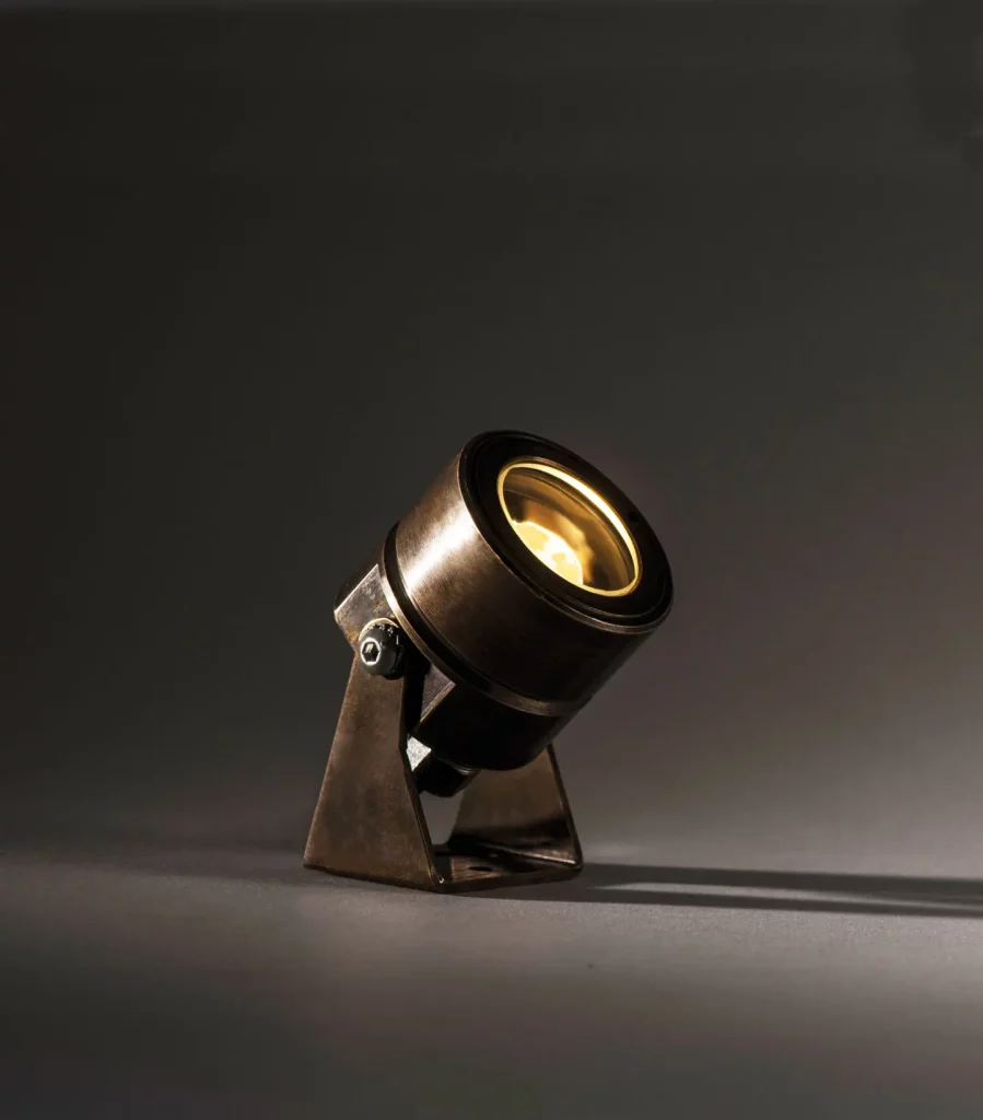 Petit projecteur 1 LED en laiton pour éclairage extérieur